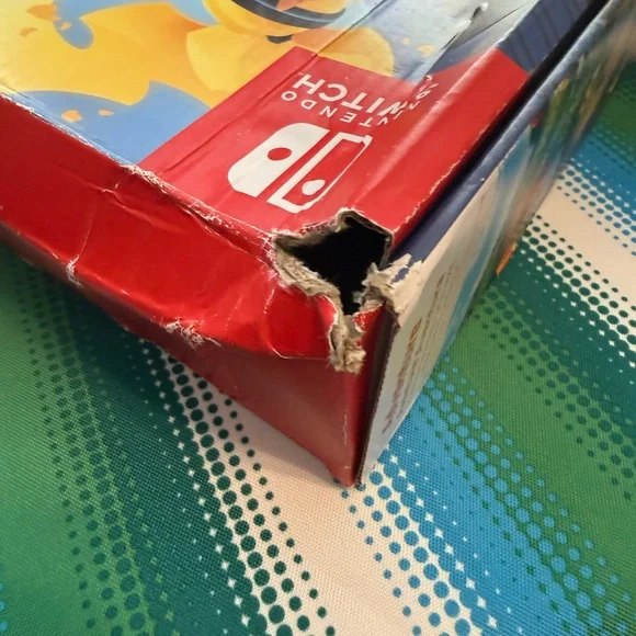 Nintendo Ring Fit Adventure Ring-Con with Red and Blue Joy-Con Artwork - Picture 15 of 16